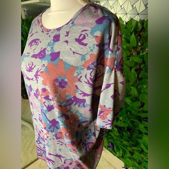 Lularoe Woman XXS Long Short Sleeve Multi Colored Shirt - Picture 7 of 9